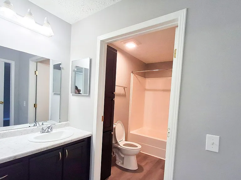 421 W Jefferson St — Photo 8