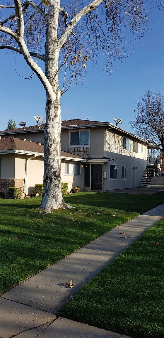 4948 N Holt Ave APT 101 photo 1