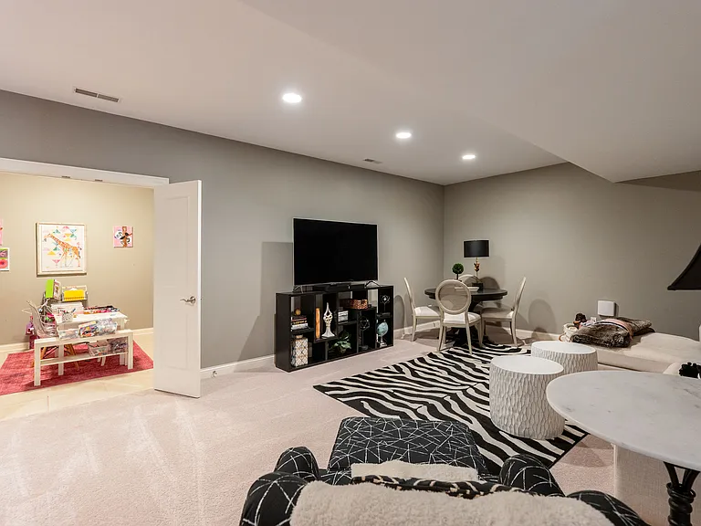 7200 Ashcombe — Photo 37