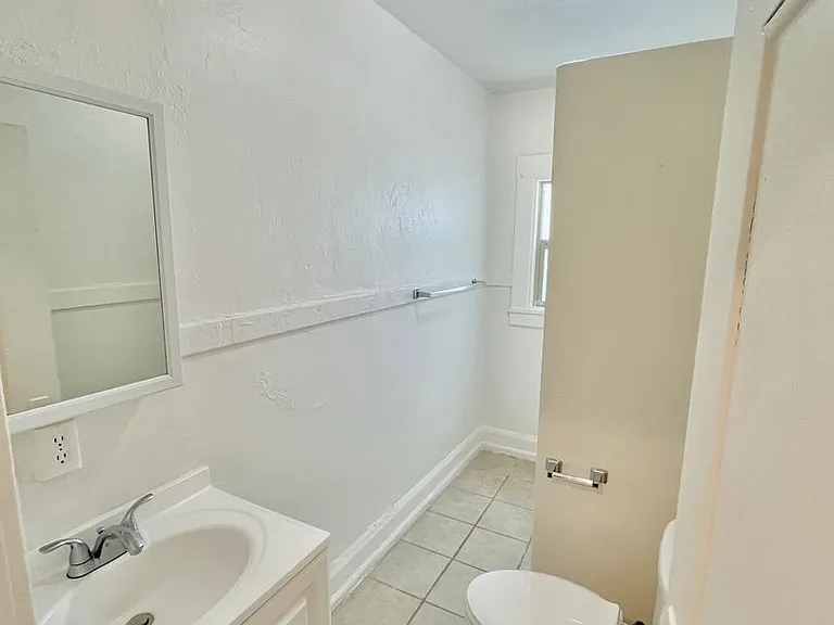 109 University Ave #1 — Photo 9