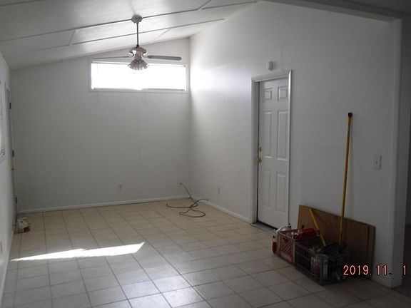 4th image of 25 Deborah Dr
