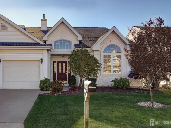 124 Birmingham Ln, Monroe Township, NJ 08831