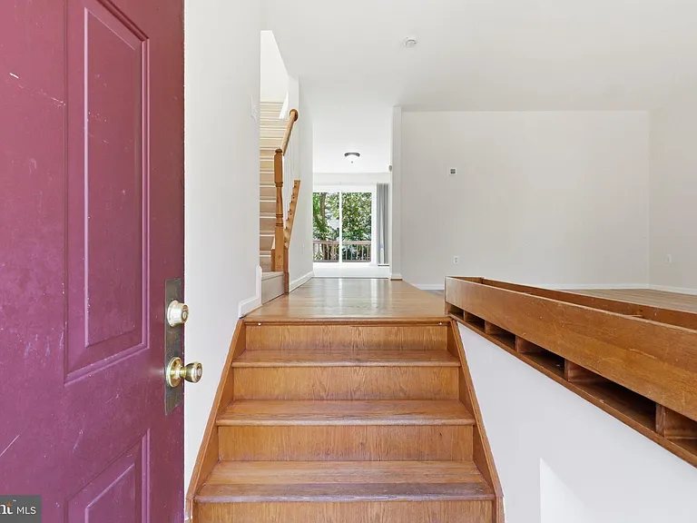 12214 Grassy Hill Ct — Photo 4