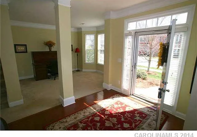 10132 Montrose Dr NW — Photo 6