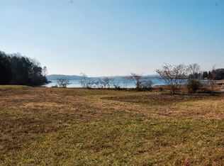 3900 Lakeview Rd, Lenoir City, TN 37772