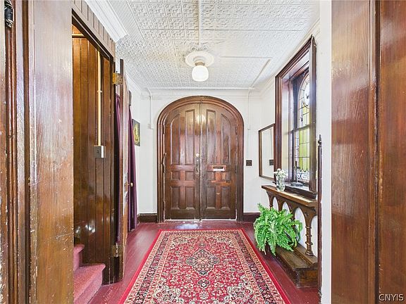 2nd image of 618 E Gansevoort St