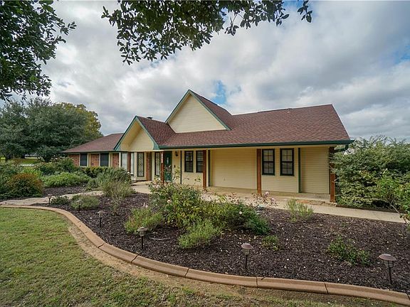 3rd image of 1001 Mayberry Ct