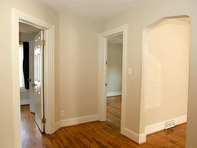 2214 Walker Ave — Photo 13