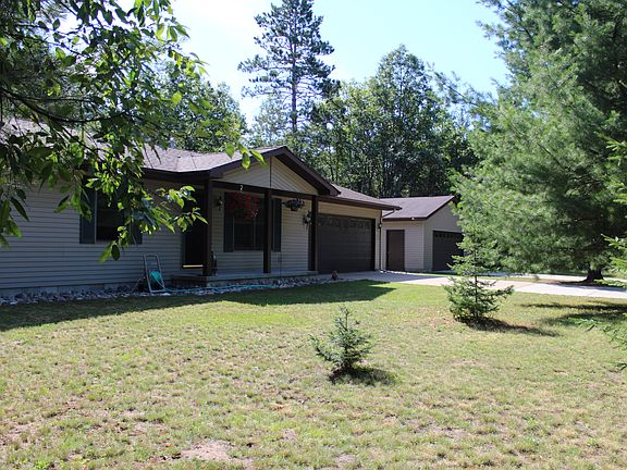 2nd image of 3140 Woodland Dr