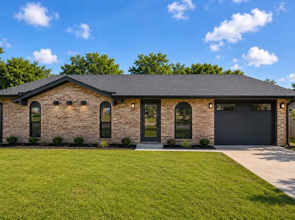 132 Yorkshire Dr, Cedar Hill, TX 75104