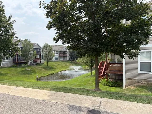 1452 Fox Pointe Cir — Photo 20