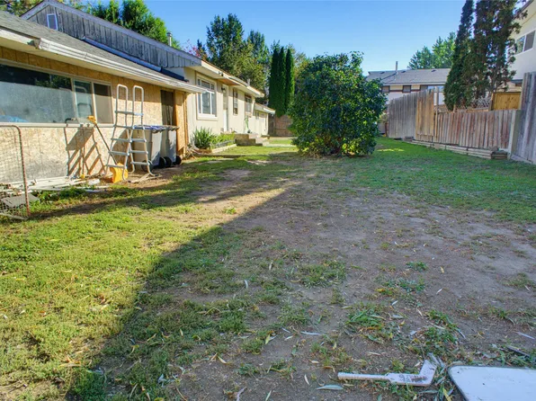 1302 Cornwall St, Kamloops, BC V2B 2T4
