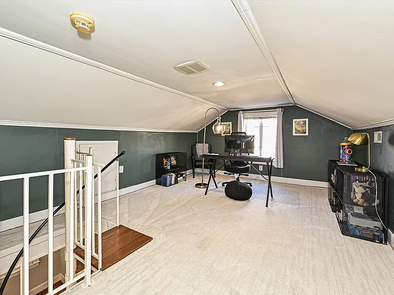 2331 Chesterfield Ave — Photo 10