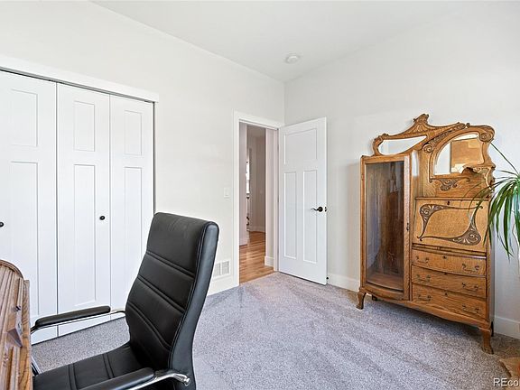 4th image of 1631 Kit Street