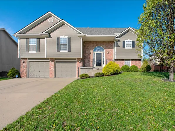 1356 Brown St, Liberty, MO 64068