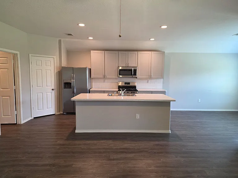 20714 Southern Woods Dr — Photo 7