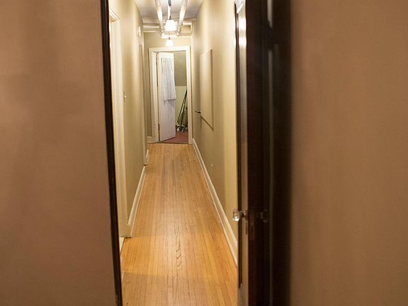 2nd image of 2884 Irving Ave S