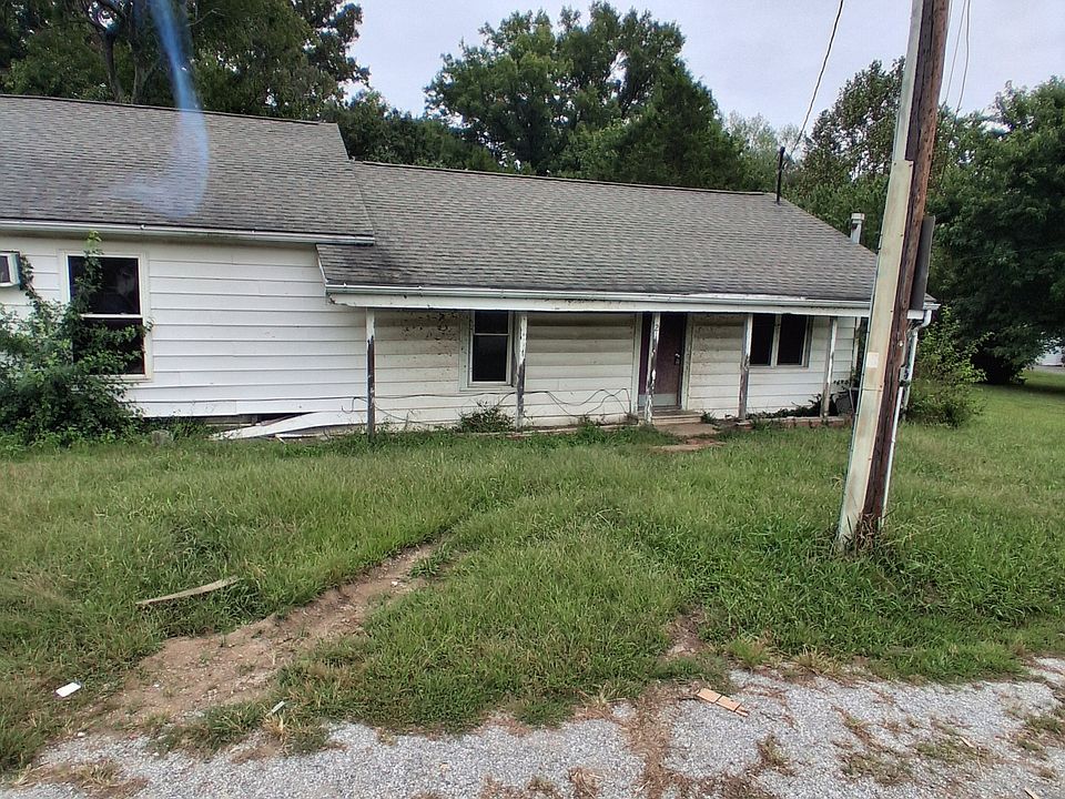 1st image of 214 Pyle St