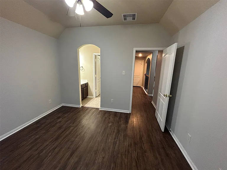 7936 Lake Commons Dr — Photo 28