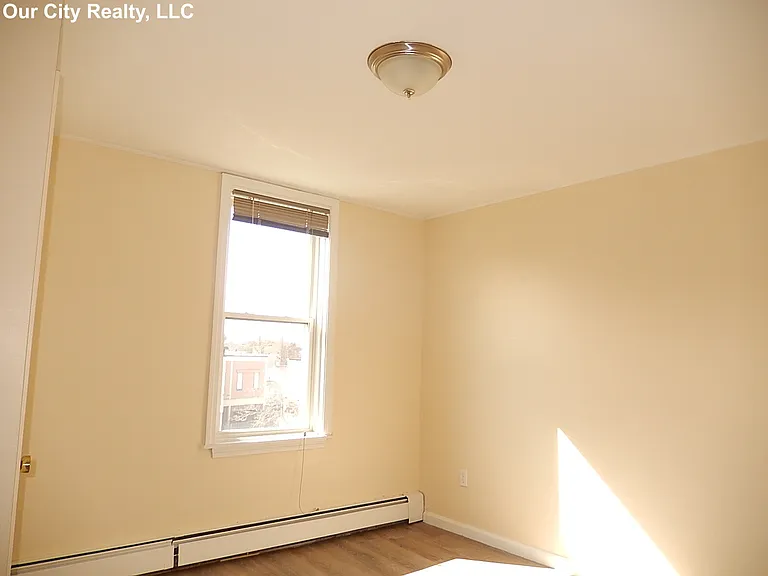 Prospect St — Photo 18