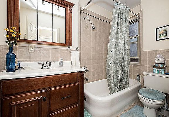 5th image of 187 Pinehurst Ave APT 3B