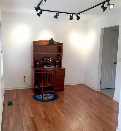5th image of 710 Centerfield Dr