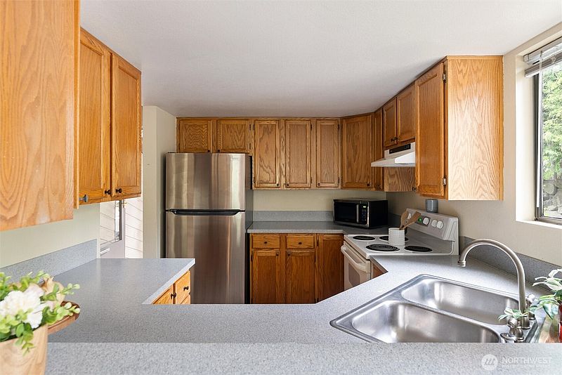 5th image of 15123 Sunwood Boulevard #GG21