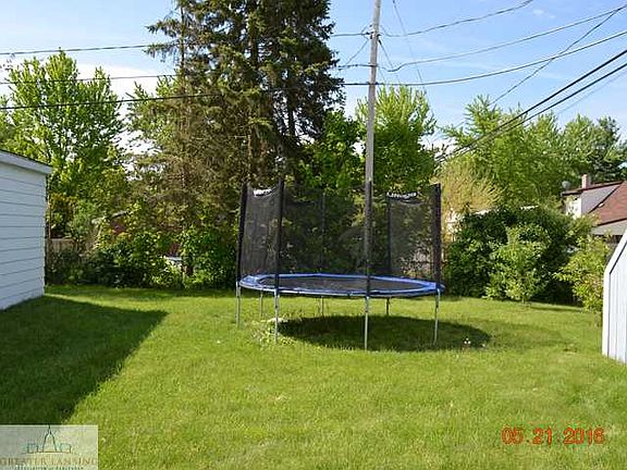 3rd image of 4431 Willesdon Ave