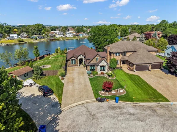 536 Riviera Estate Dr, Windsor, ON N8L 0L4