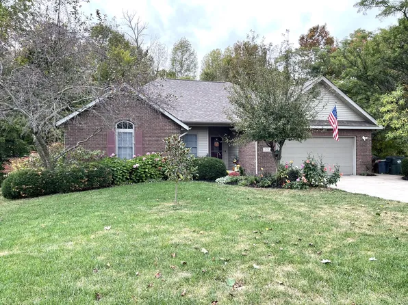 2030 N Lakeview Dr, Seymour, IN 47274