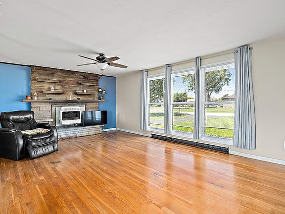 4th image of 5304 Rockwood Dr