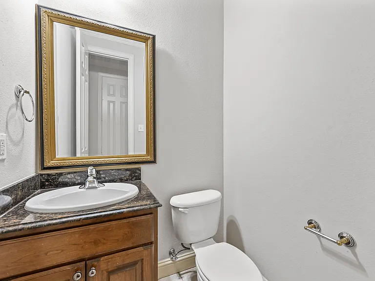 4404 Honfleur Ct — Photo 27