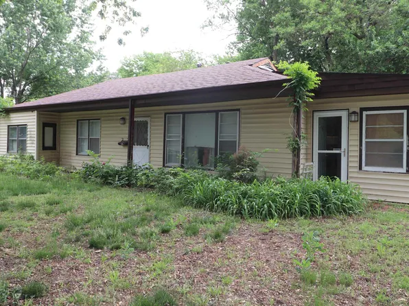 2606 S El Rancho St, Wichita, KS 67216