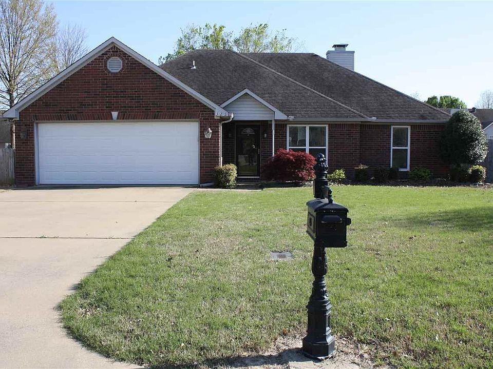 2nd image of 325 Savannah Dr