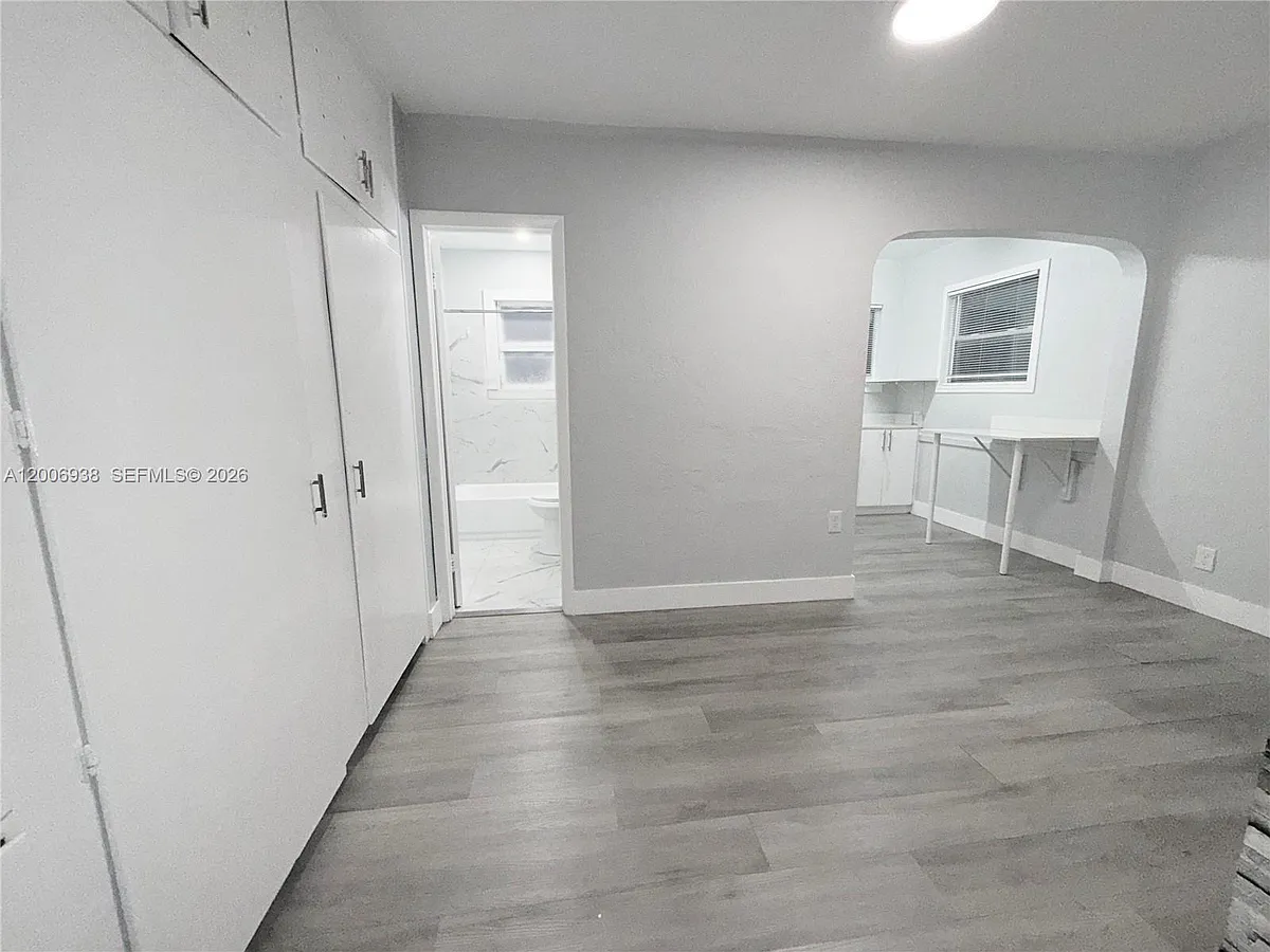 Building Photo - 1815 McKinley St #1