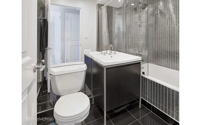 Rented by Douglas Elliman | media 4