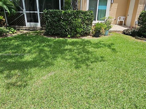 5th image of 7252 Woodmont Ave