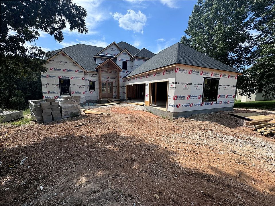 1st image of 381 Overlook Dr