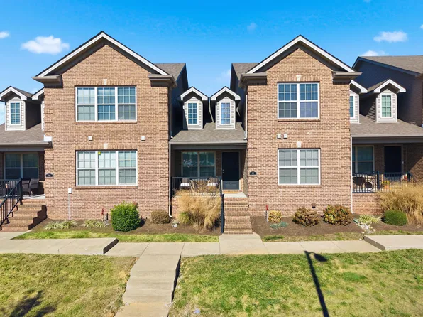 747 Newtown Springs Dr, Lexington, KY 40511