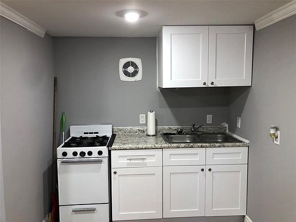 3rd image of 568 Central Ave