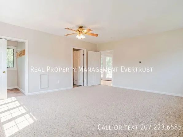 111 Scott Dyer Rd #B, Cape Elizabeth, ME 04107