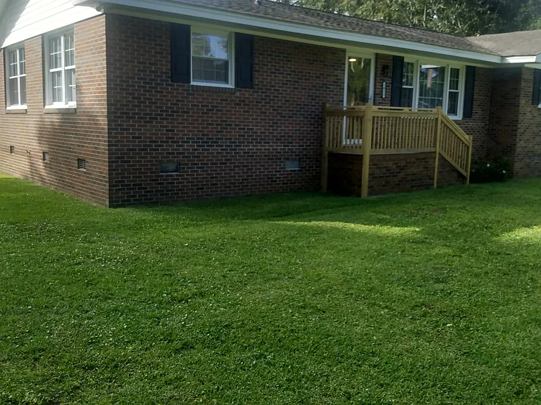 1011 Cedar Dr N — Photo 4