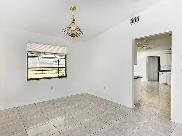 838 Jarvis St — Photo 13
