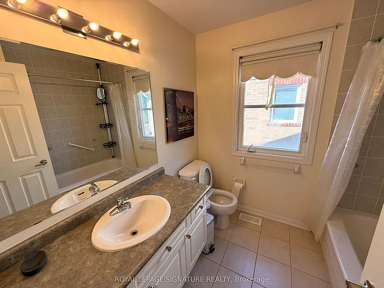211 Chilcott Cres #MAIN 2ND FLOOR — Photo 23