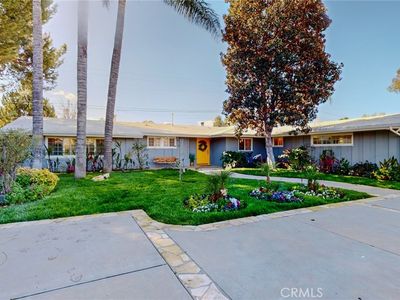 22428 Victory Blvd, Woodland Hills, CA, 91367