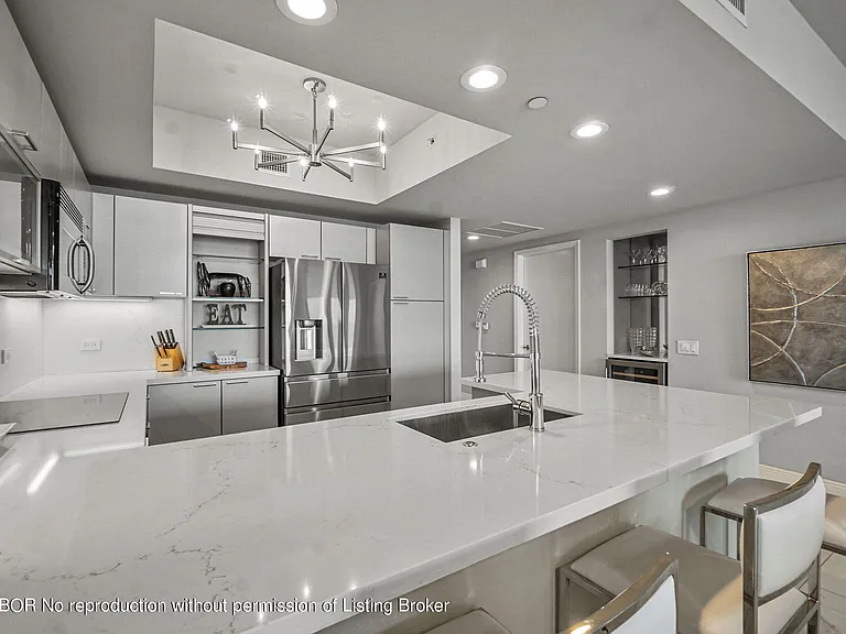2650 Lake Shore Dr #1203 — Photo 8