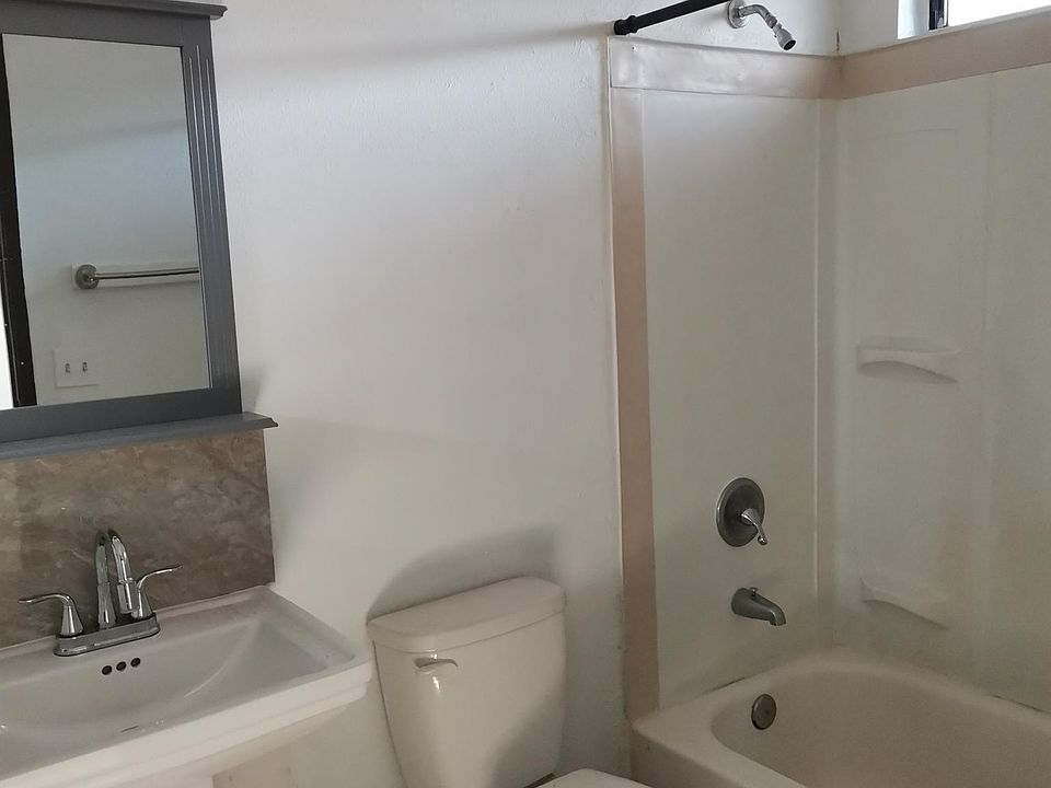 1st image of 1144 E 7th St