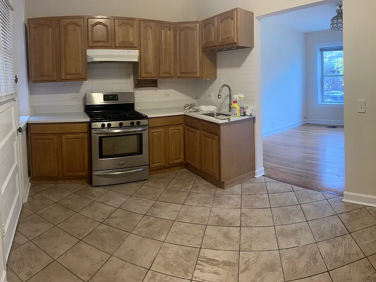 4420 N Lockwood Ave #2N — Photo 7