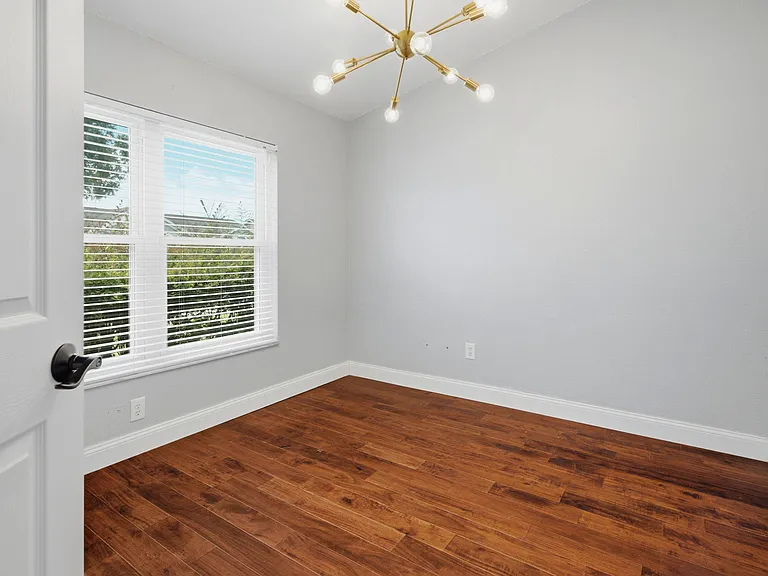 12118 Dickenson Ln — Photo 12