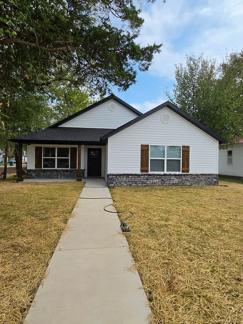 Brand New 3br, 2ba beauty! — Photo 1